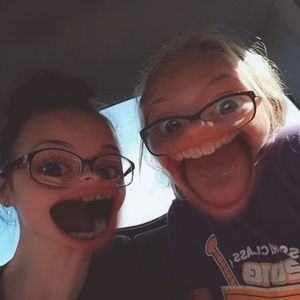 Meet your Posher, Celeste